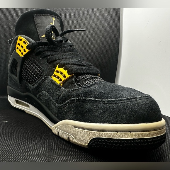 Jordan 4 Retro Royalty (size 9.5) - Picture 11 of 15